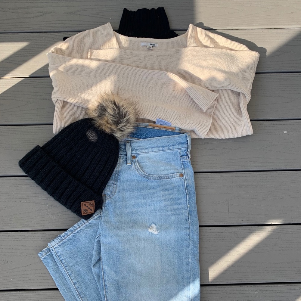Amuse Society long sleeve shirt with flared arms